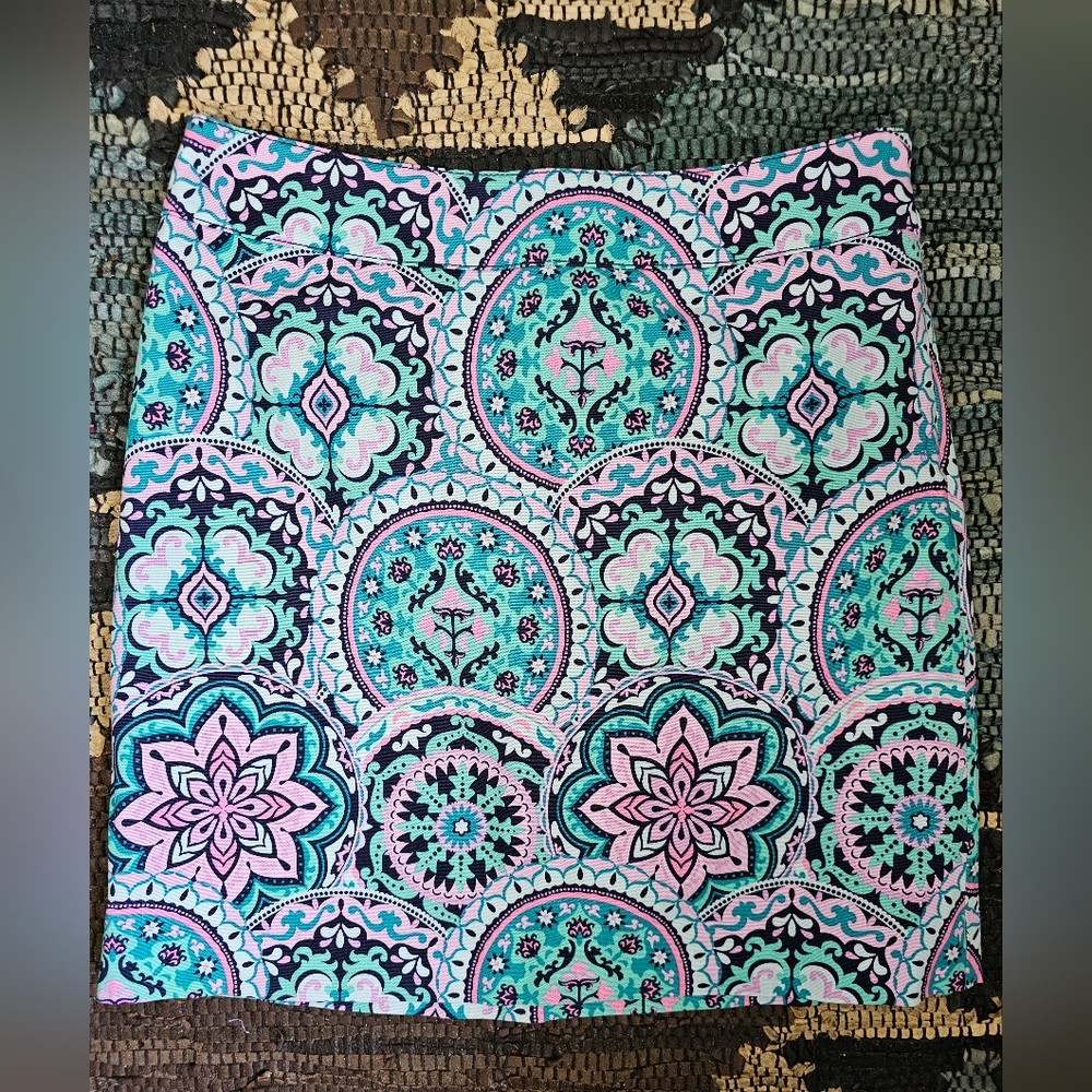 Like New TALBOTS Canvas A-Line Skirt Medallion Skirt size 6